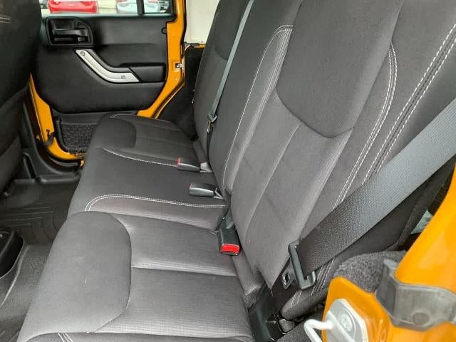 2014 Jeep Wrangler Unlimited 4WD 4dr Sahara