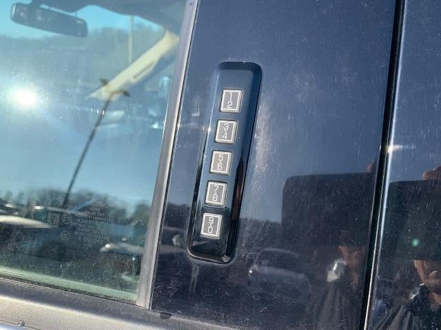 2022 Ford F-250 LARIAT 4WD Crew Cab 6.75' Box