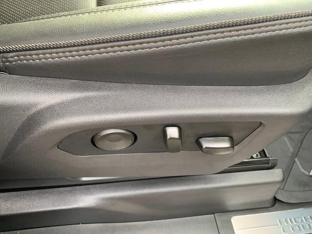 2025 Chevrolet Silverado 1500 Crew Cab Short Box 4-Wheel Drive High Country