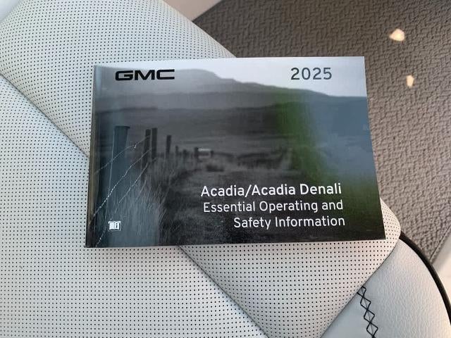 2025 GMC Acadia AWD Denali