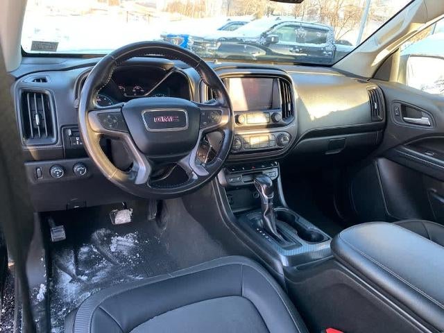 2022 GMC Canyon Crew Cab Short Box 4-Wheel Drive AT4 w/Cloth