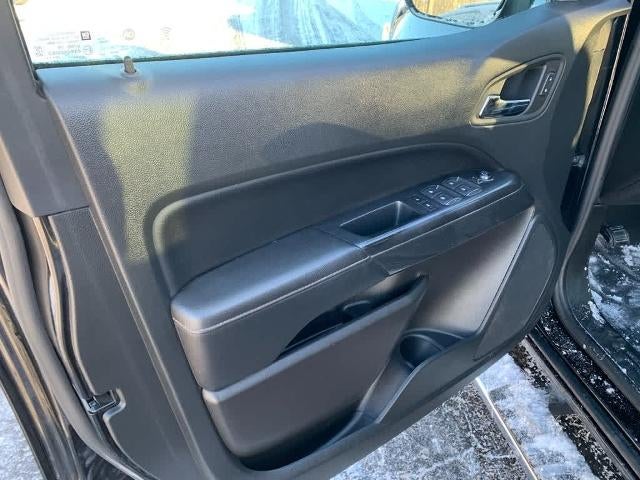 2022 GMC Canyon Crew Cab Short Box 4-Wheel Drive AT4 w/Cloth