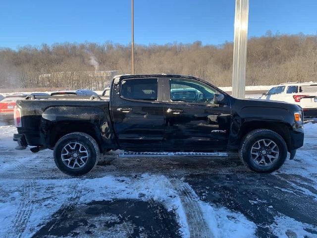 2022 GMC Canyon Crew Cab Short Box 4-Wheel Drive AT4 w/Cloth