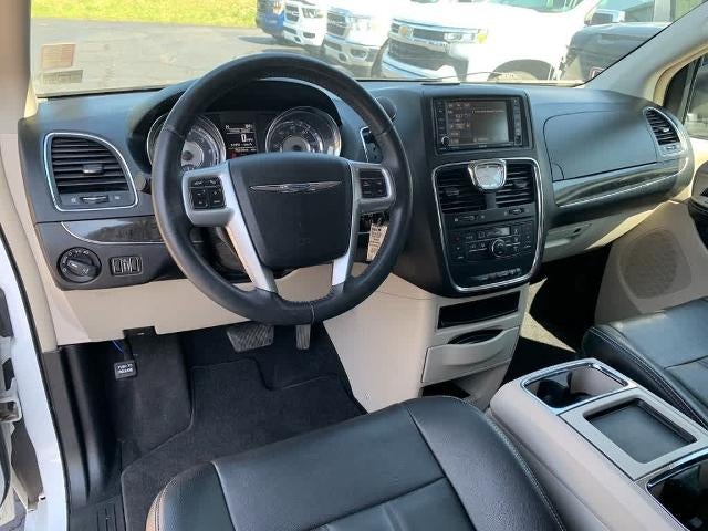 2013 Chrysler Town & Country 4dr Wgn Touring
