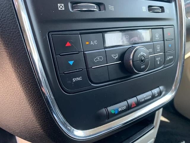 2013 Chrysler Town & Country 4dr Wgn Touring