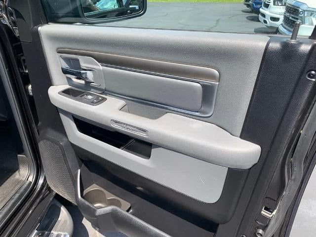 2016 RAM 1500 4WD Crew Cab 5.7 Ft Box Big Horn