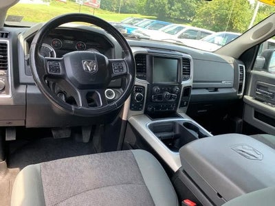 2016 RAM 1500 4WD Crew Cab 5.7 Ft Box Big Horn