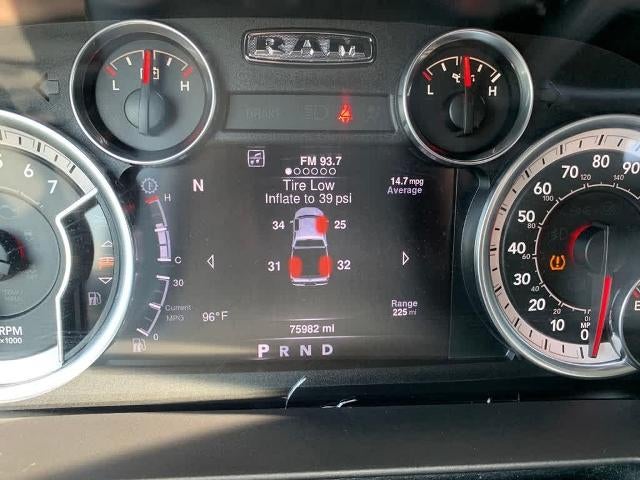 2016 RAM 1500 4WD Crew Cab 5.7 Ft Box Big Horn