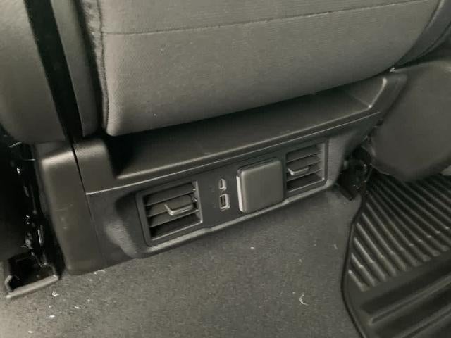 2025 GMC Sierra 1500 Crew Cab Short Box 4-Wheel Drive Elevation 3VL