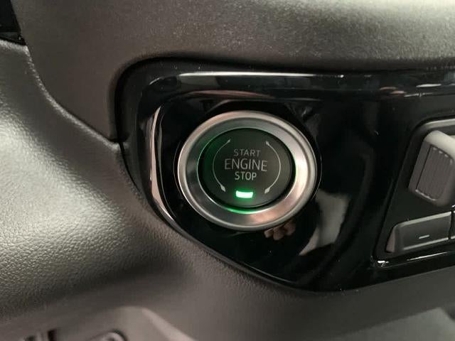 2025 GMC Sierra 1500 Crew Cab Short Box 4-Wheel Drive Elevation 3VL