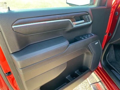 2023 GMC Sierra 1500 Crew Cab Short Box 4-Wheel Drive SLT