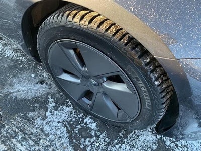 2023 Tesla Model 3 RWD