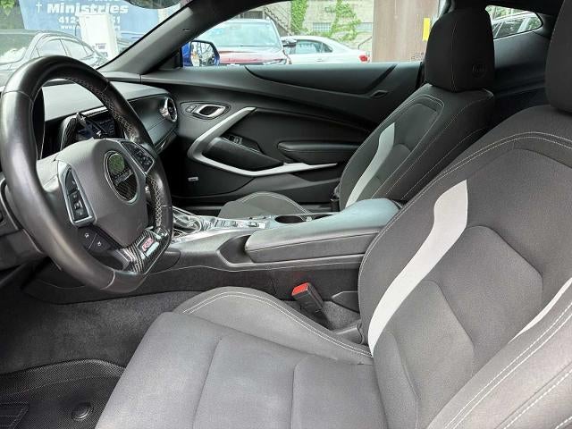 2019 Chevrolet Camaro 2dr Coupe 1LT
