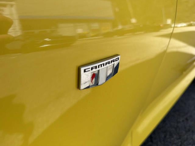 2018 Chevrolet Camaro 2dr Coupe 1LT