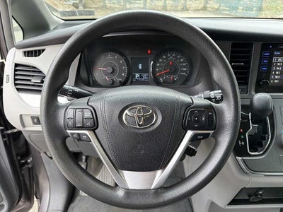 2015 Toyota Sienna 5dr 8-Pass Van LE FWD (Natl)