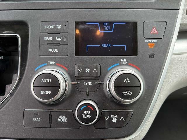 2015 Toyota Sienna 5dr 8-Pass Van LE FWD (Natl)