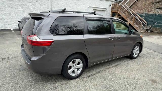 2015 Toyota Sienna 5dr 8-Pass Van LE FWD (Natl)
