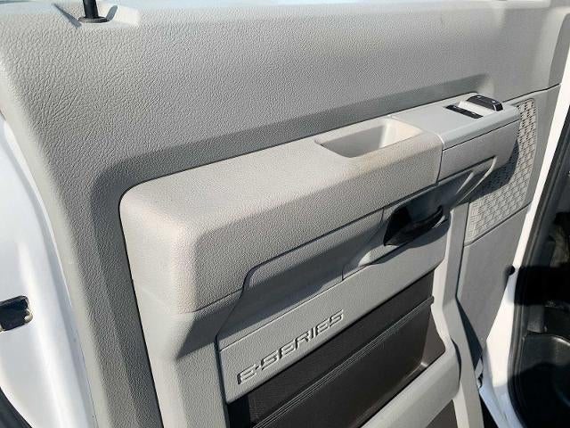 2017 Ford E-Series Cutaway E-450 DRW 158" WB