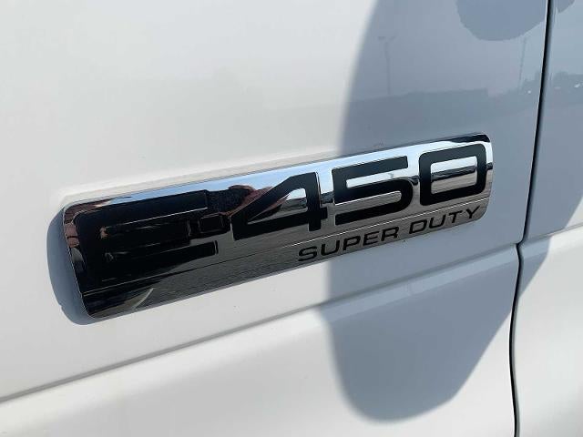 2017 Ford E-Series Cutaway E-450 DRW 158" WB