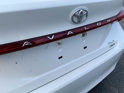 2021 Toyota Avalon XLE AWD (SE)