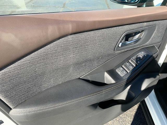 2021 Nissan Rogue SV - Photo 21