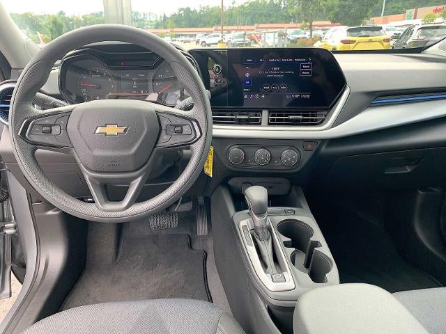2025 Chevrolet Trax LS - Photo 18