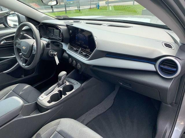 2025 Chevrolet Trax LS - Photo 25