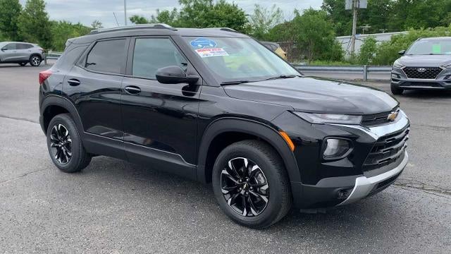 2023 Chevrolet TrailBlazer LT - Photo 2
