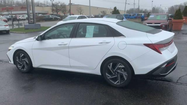 2025 Hyundai Elantra Limited IVT